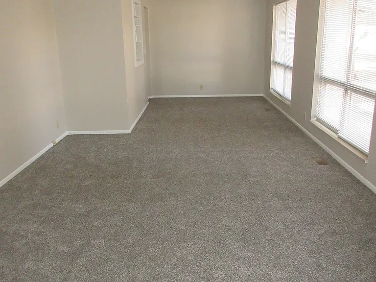 319 Clarksley Rd — Photo 12