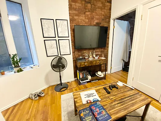 Rented by J PRESTON AND ASSOCIATES INC | media 19