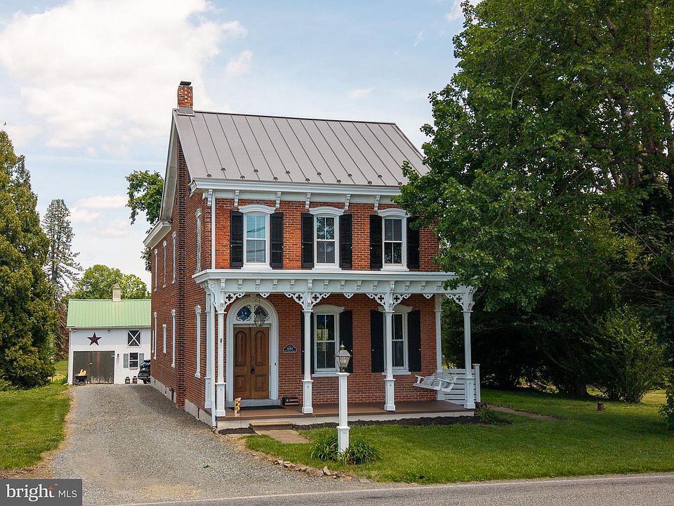1st image of 225 Niantic Rd
