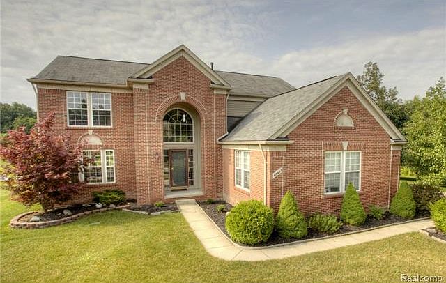 1st image of 48465 Greenwich Ln