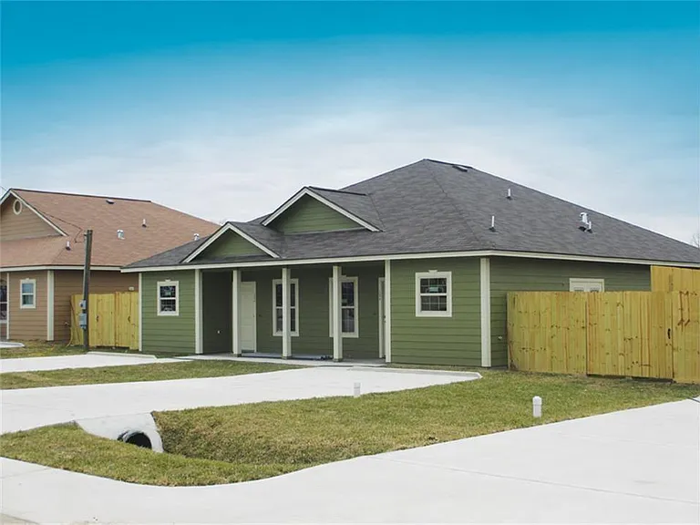 155 Bend Cir #B — Photo 1