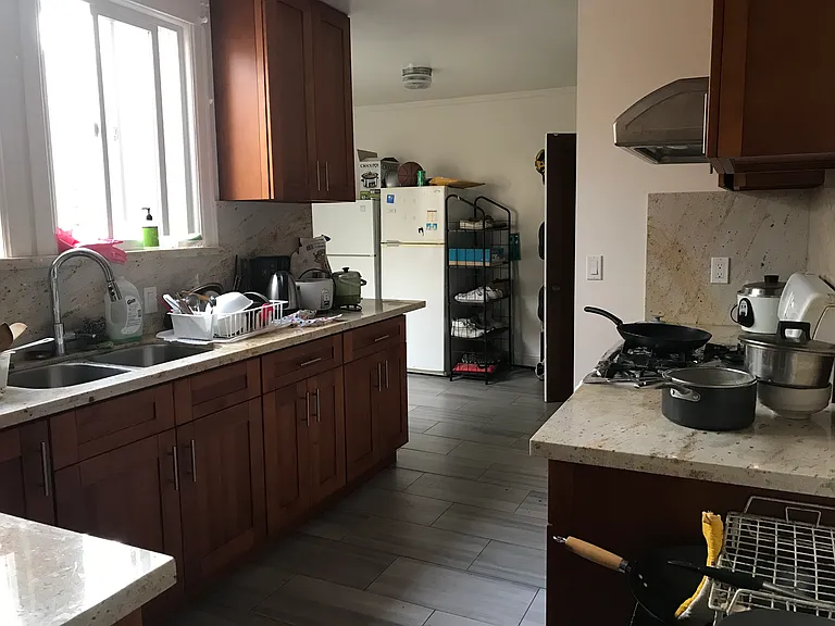 2242 31st Ave — Photo 6