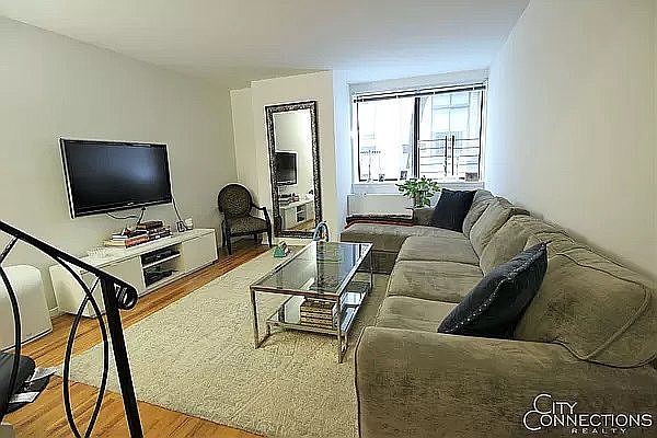 1st image of 320 E 65th St APT 221