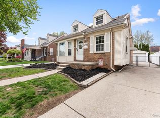 15737 Oceana Ave, Allen Park, MI 48101