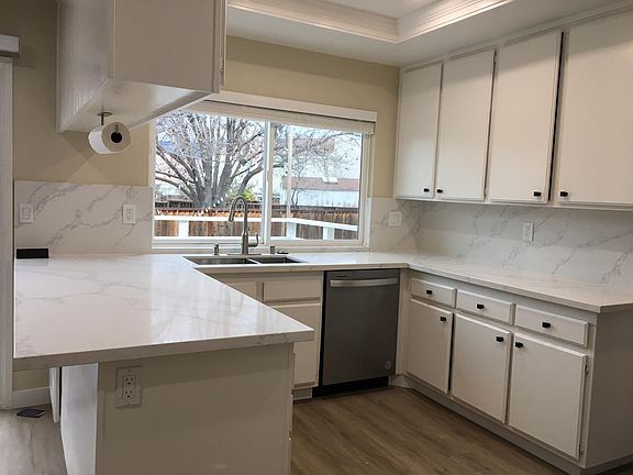 2nd image of 2825 Glen Decker Ct