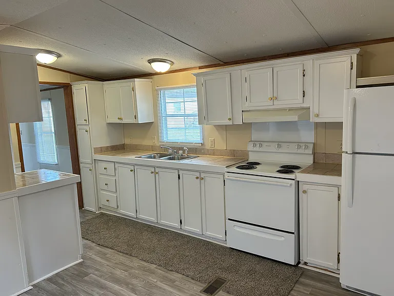 753 James St #23 — Photo 3