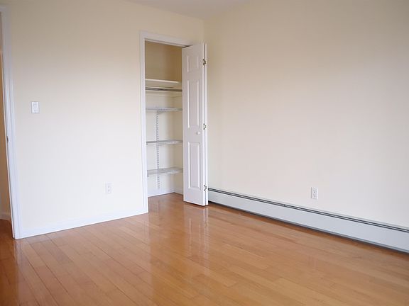 5th image of 76 Waldo Ave Floor 1