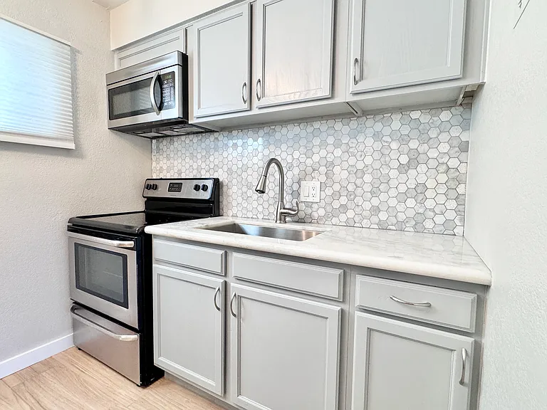 45 Lexington — Photo 7