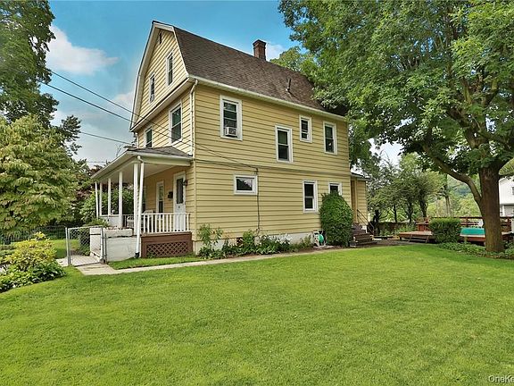 2nd image of 521 Manhattan Ave #1