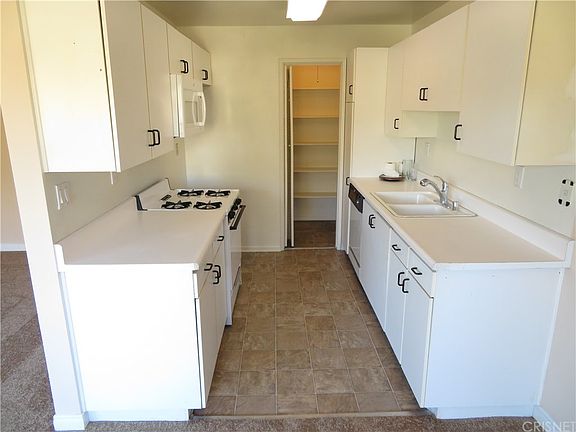 3rd image of 9920 Jordan Ave Unit 3