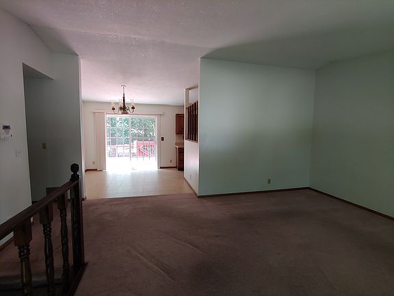 Upper Level Living and Dining Area