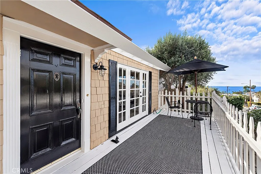 2 bed, 904 sqft, $5,500 — Photo 1