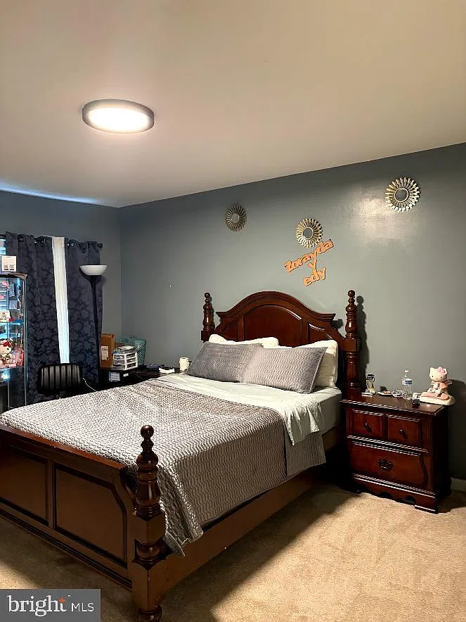3 bed, 2.0 bath, 1349 sqft, $2,449 — Photo 3