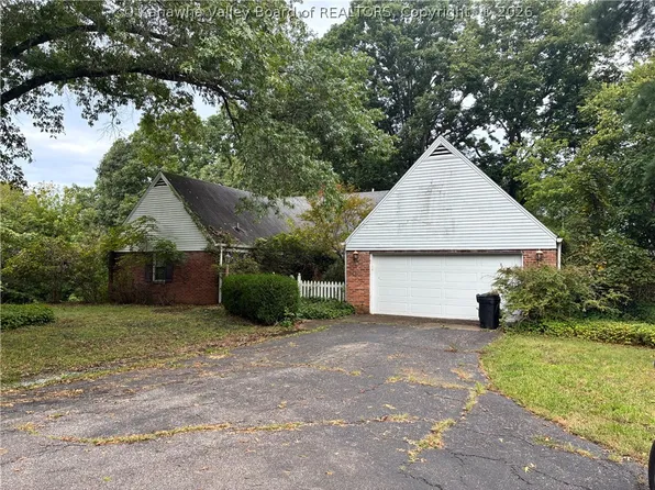6372 Dupont Rd, Washington, WV 26181