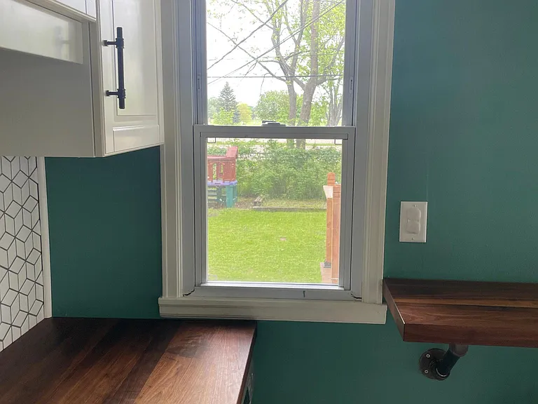 2818 Myrtle St — Photo 4