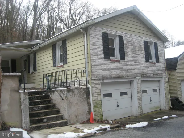 26 Clinton St, Port Clinton, PA 19549
