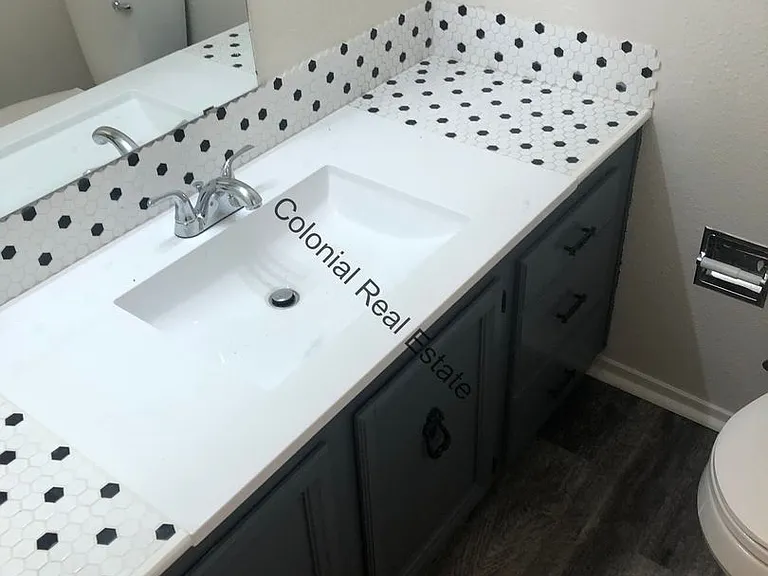 805 Laurelwood Dr — Photo 8