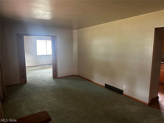 4th image of 182 Wayne Ave