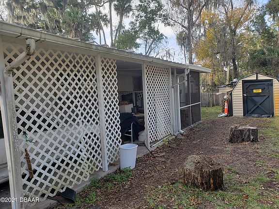 2nd image of 1056 Green Acres Cir S