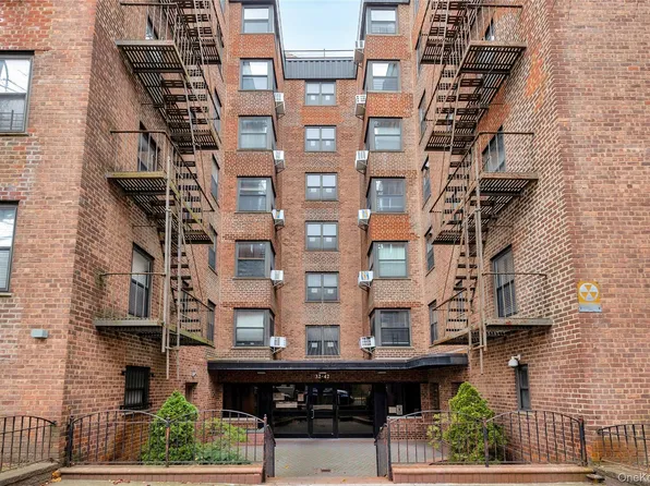 32-42 91st Street #401, East Elmhurst, NY 11369