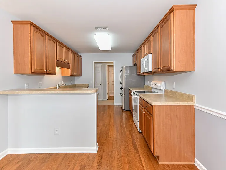 5011 Harness Ln — Photo 12