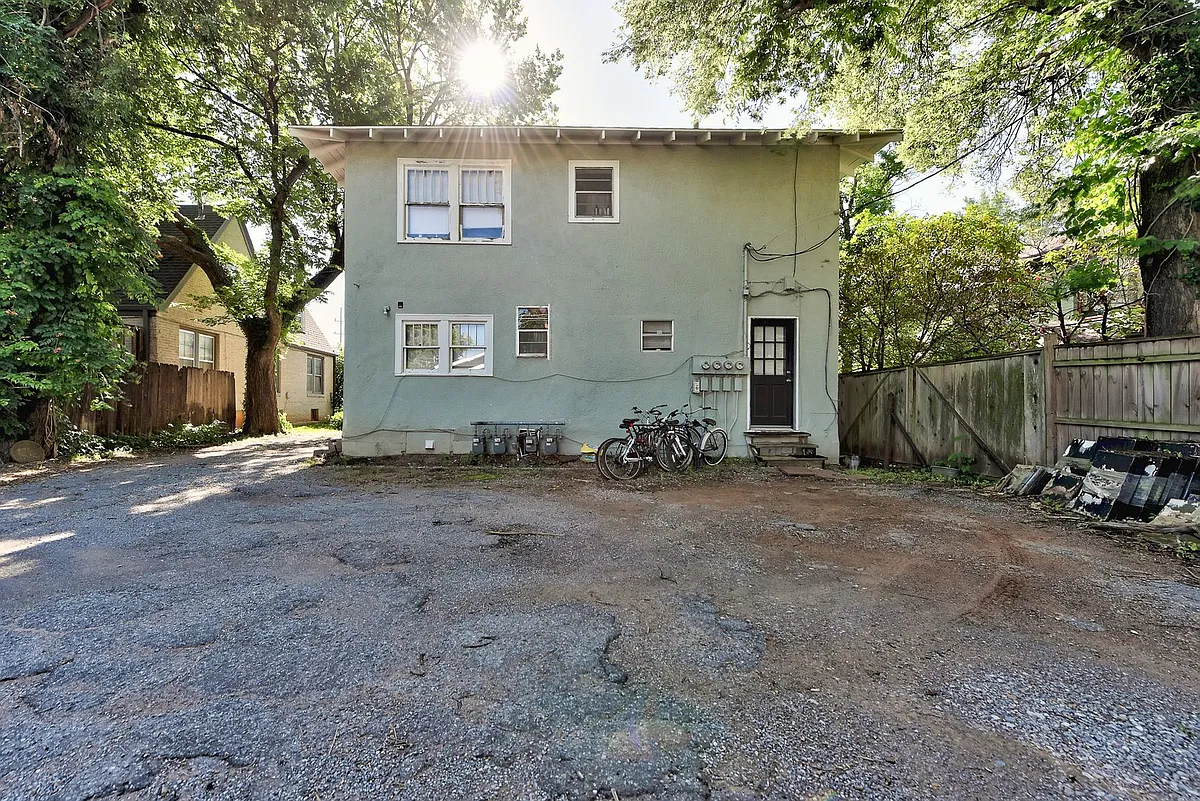Building Photo - 408 Chautauqua Ave #1