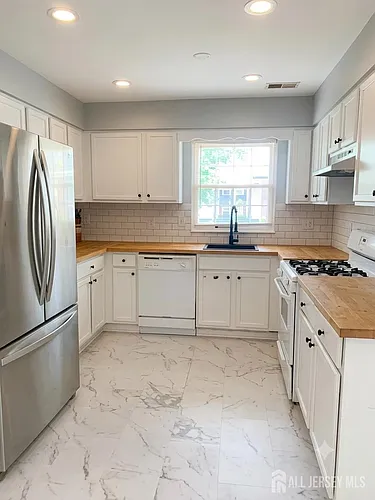 214 Hall Ave Photo 1