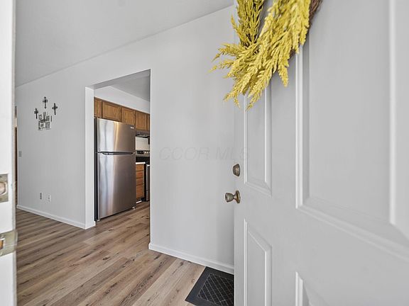 5th image of 430 Eaton St