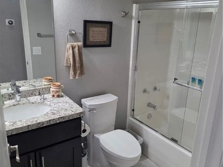 7136 Overhill Ave — Photo 14