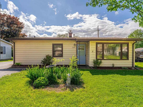 839 Sunset Dr, Lincoln, IL 62656