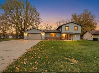 2930 Devroy Ln, Green Bay, WI 54313