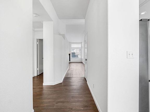 3rd image of 265 W Decatur Ave