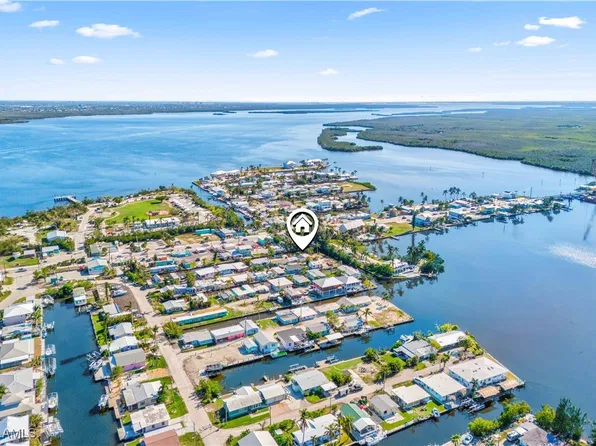 2655 Pine St, Matlacha, FL 33993