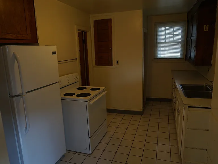 65 E Norwich Ave — Photo 10