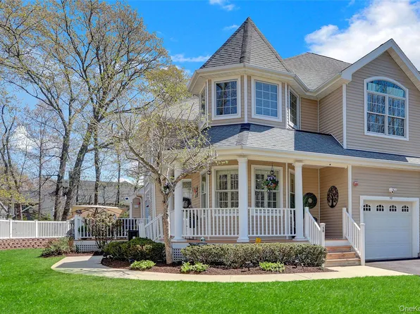 58 Blair Road #58, East Setauket, NY 11733