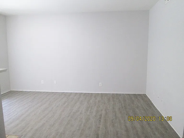 Lido Apartments - 11919 Culver Blvd — Photo 5