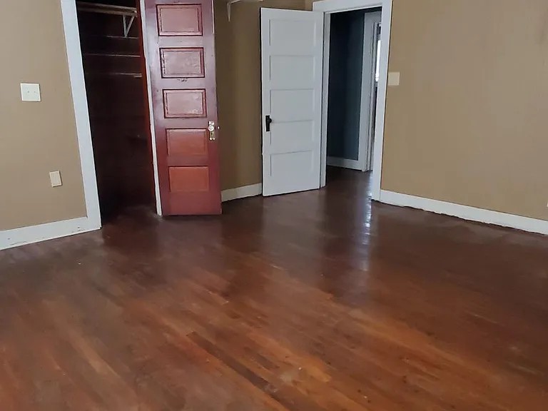 408 W Cass St — Photo 16
