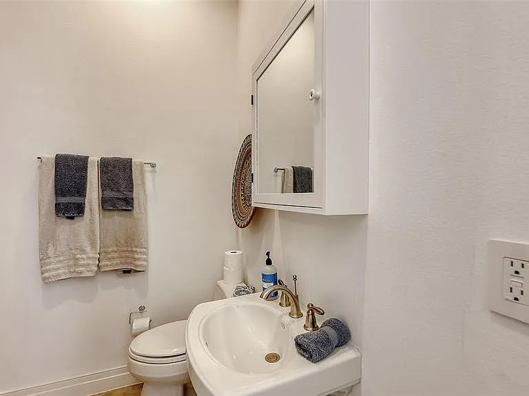 235 Cocoanut Ave #128E — Photo 47