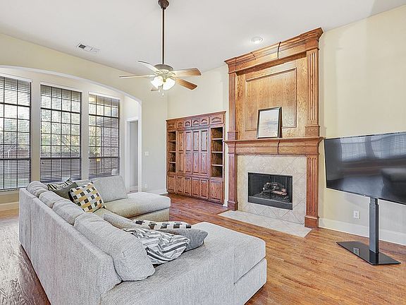 3rd image of 1149 Lady Carol Ln