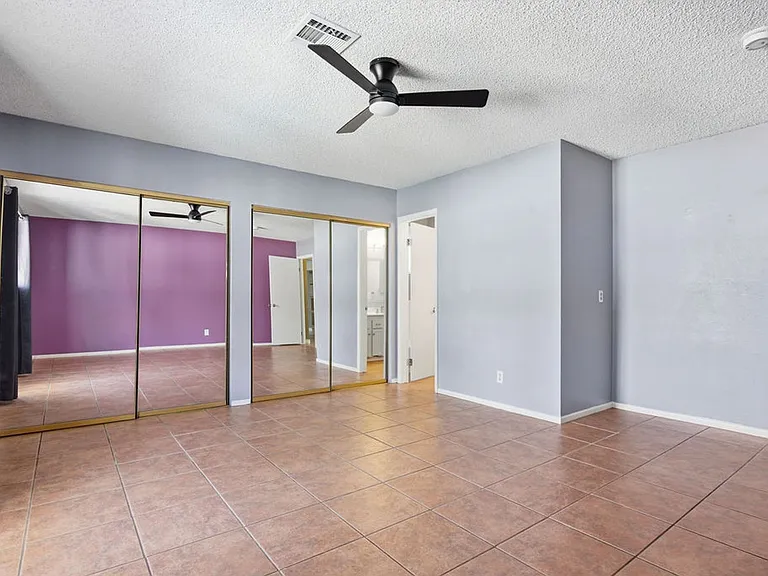 4561 Paseo El Rio Dr — Photo 17