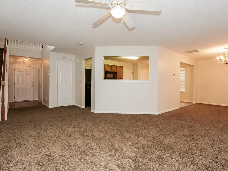 14014 Riding Hill Ave — Photo 6