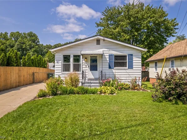 1452 Pawnee Blvd, Akron, OH 44312