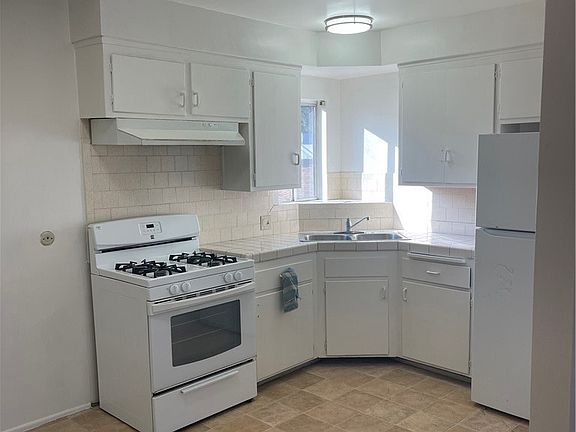 3rd image of 15 E Los Higos St #15E