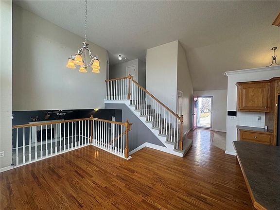 2nd image of 1829 White Tail Ln