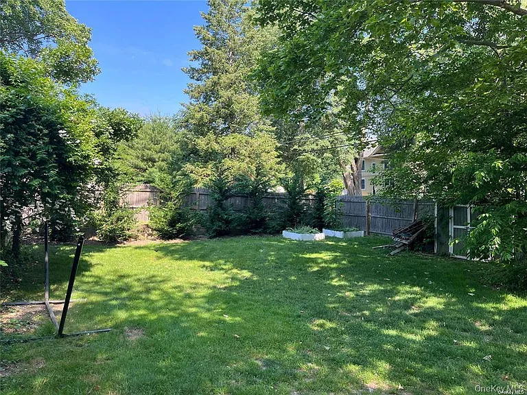 25 Willow Ave — Photo 15