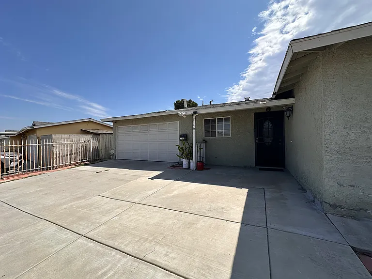2146 Cantaria Ave — Photo 2