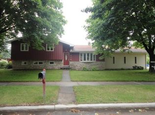 1916 E Lourdes Dr, Appleton, WI 54915