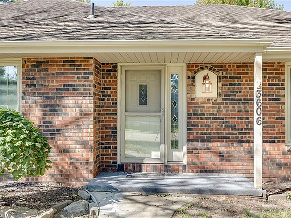 3rd image of 3606 W Colony Sq
