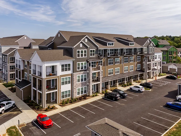 The Pointe at Overlook — Photo 2