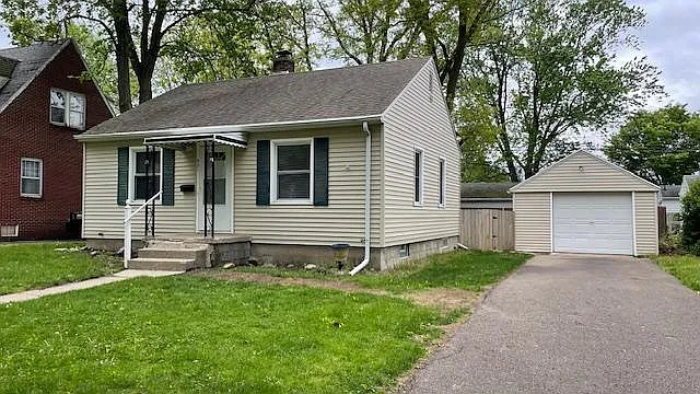 931 Durant St — Photo 1